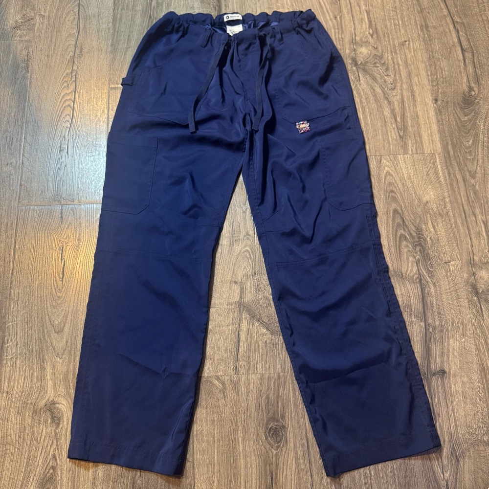 Koi Tech women Navy Cargo scrub Pants size large women drawstrings